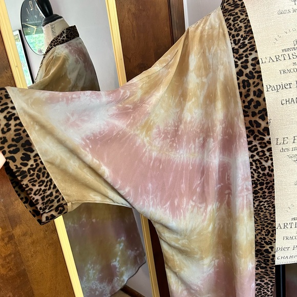 Tie Dye & Leopard Print Kimono by Amaryllis x Ashlee Nichols - Picture 6 of 10